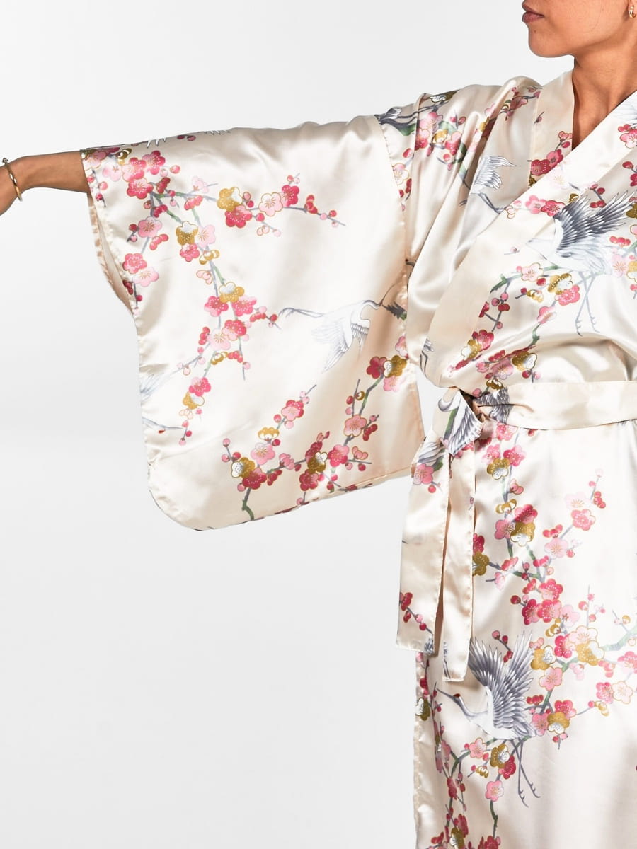 Kimono Japonés Ume to Tsuru Mujer Talla única