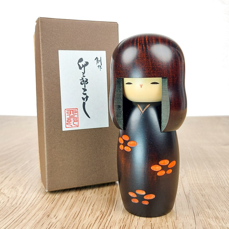 Muñeca Kokeshi Sakura