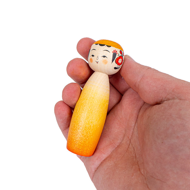Muñeca Kokeshi Japonesa - Degradado Daidai - 9 cm