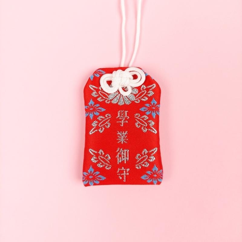 Omamori Suerte en los Estudios