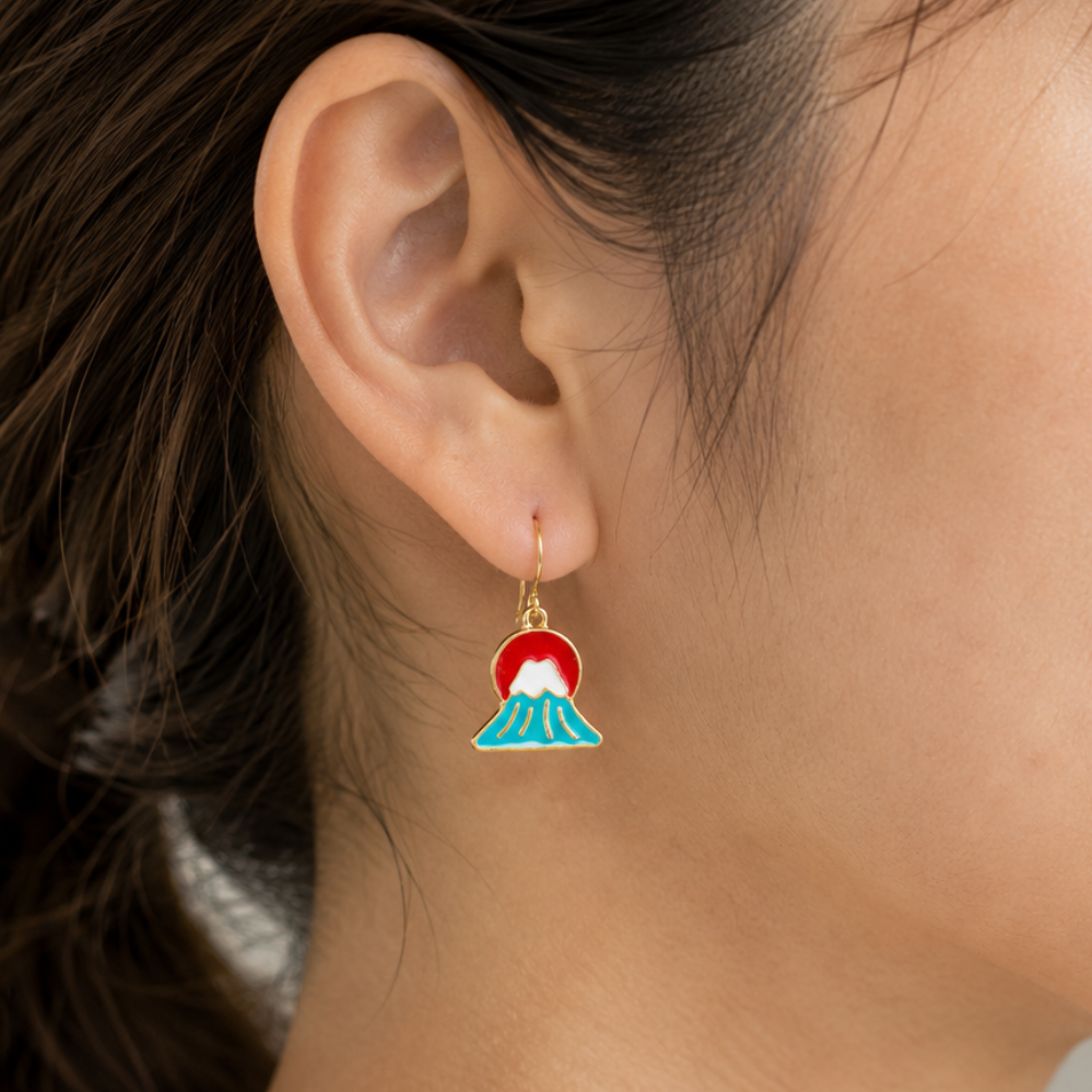 Pendientes japoneses con motivos del sol y el monte Fuji