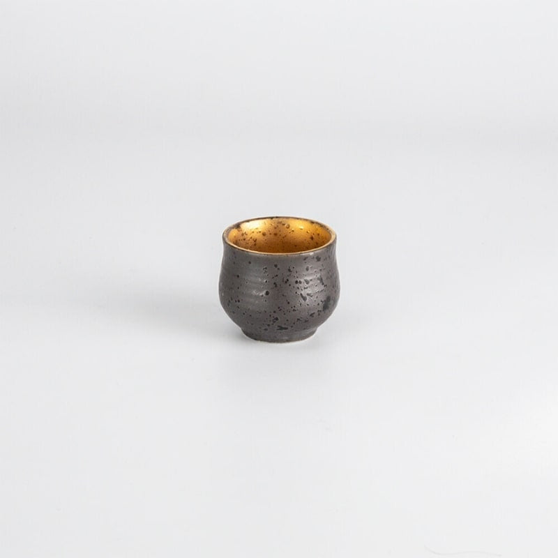 Set de sake japonés dorado