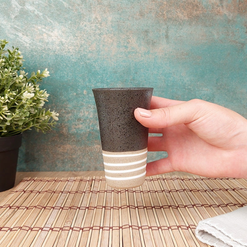 Taza Japonesa de Terracota Negra