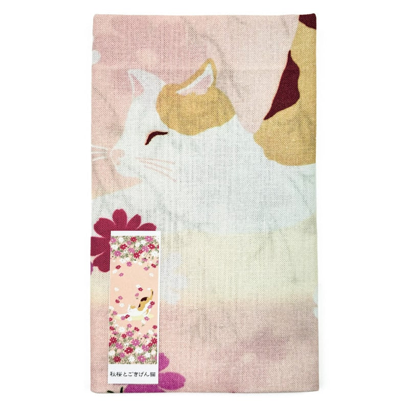 Gato japonés Tenugui y flores