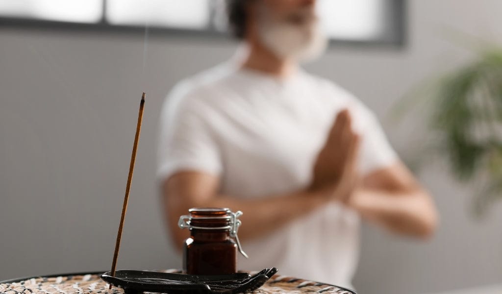 incienso y meditación