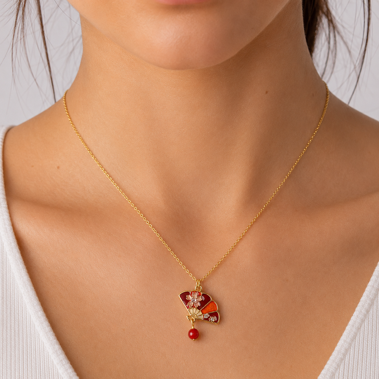 Collar japonés con colgante Sensu rojo