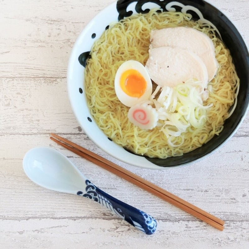 Cuchara japonesa para sopa de ballena