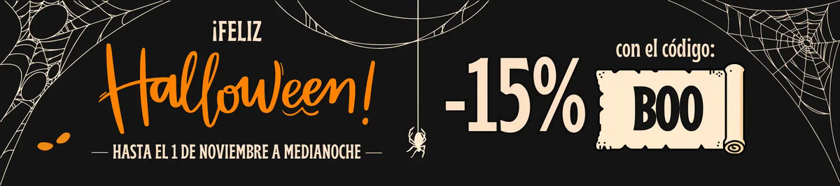 Folleto promocional de Halloween negro con texto en cursiva naranja y gráficos de telarañas blancas.