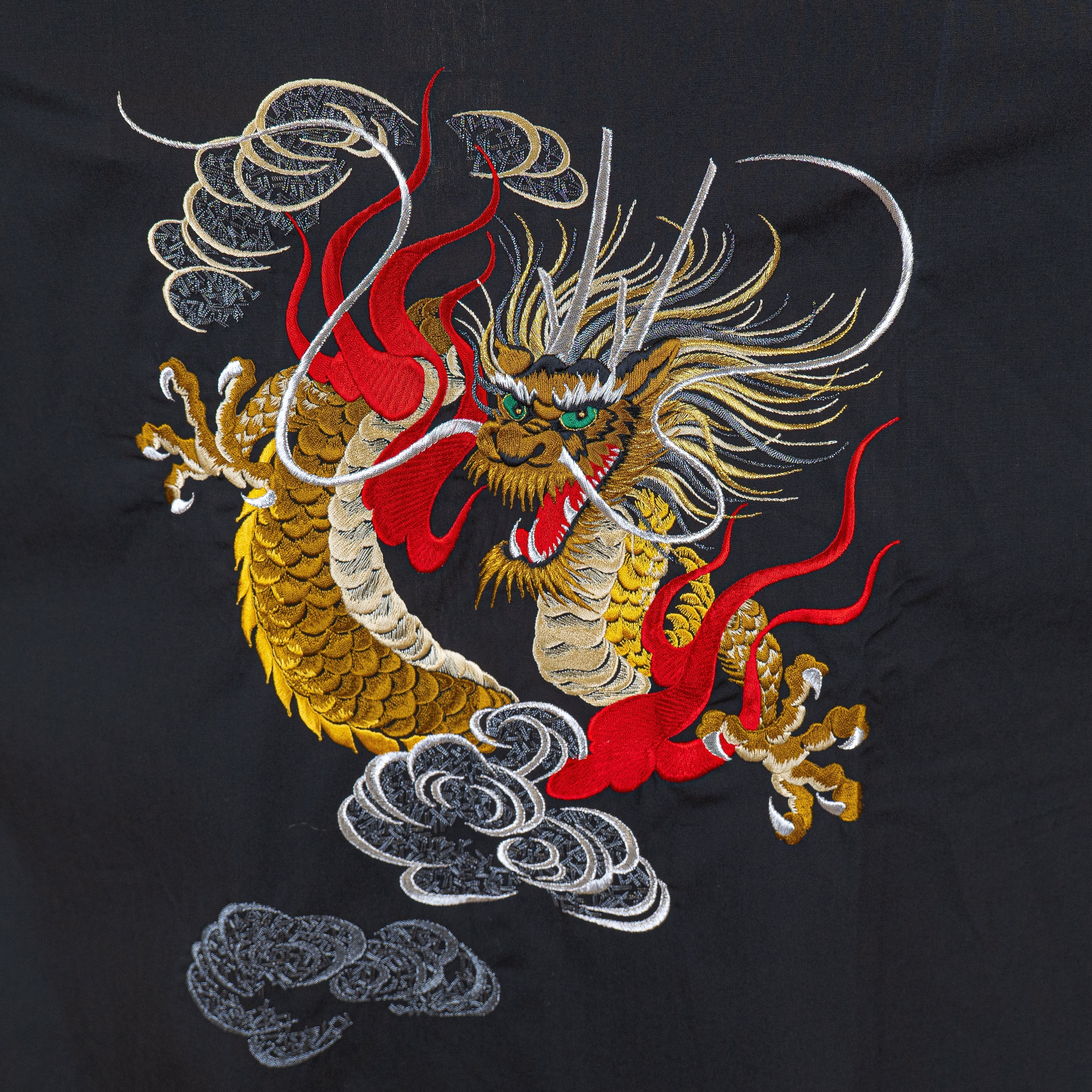 Kimono Happi Hombre Oversize – Dragón Bordado