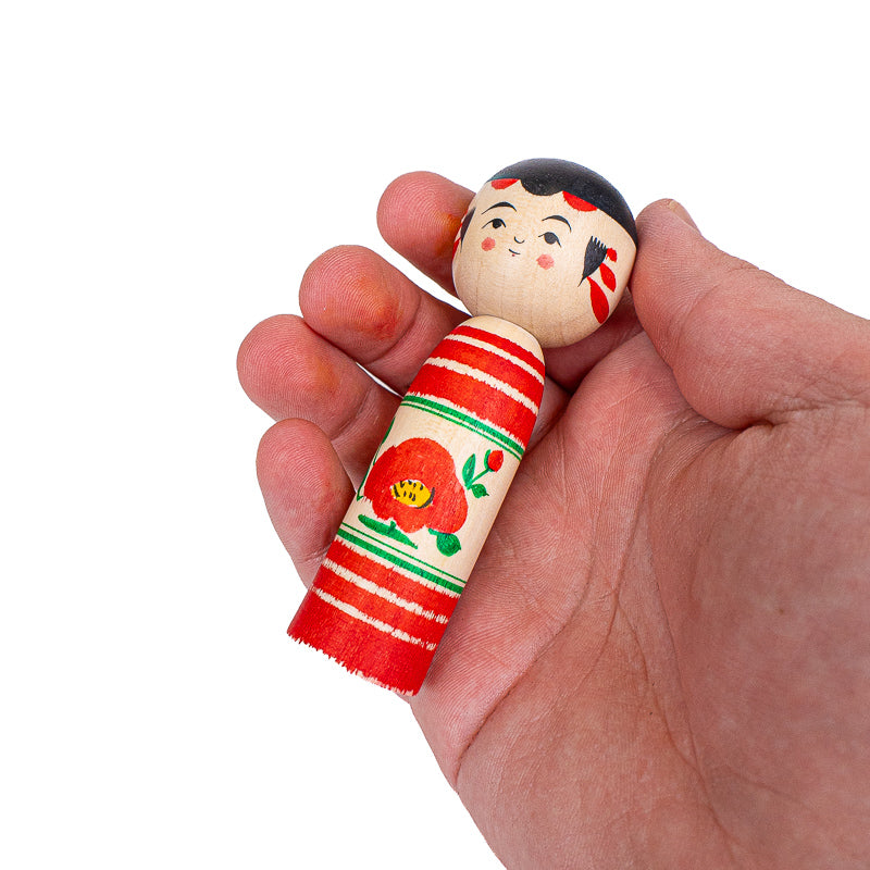 Muñeca Kokeshi Japonesa - Tsubaki Camelia - 9 cm