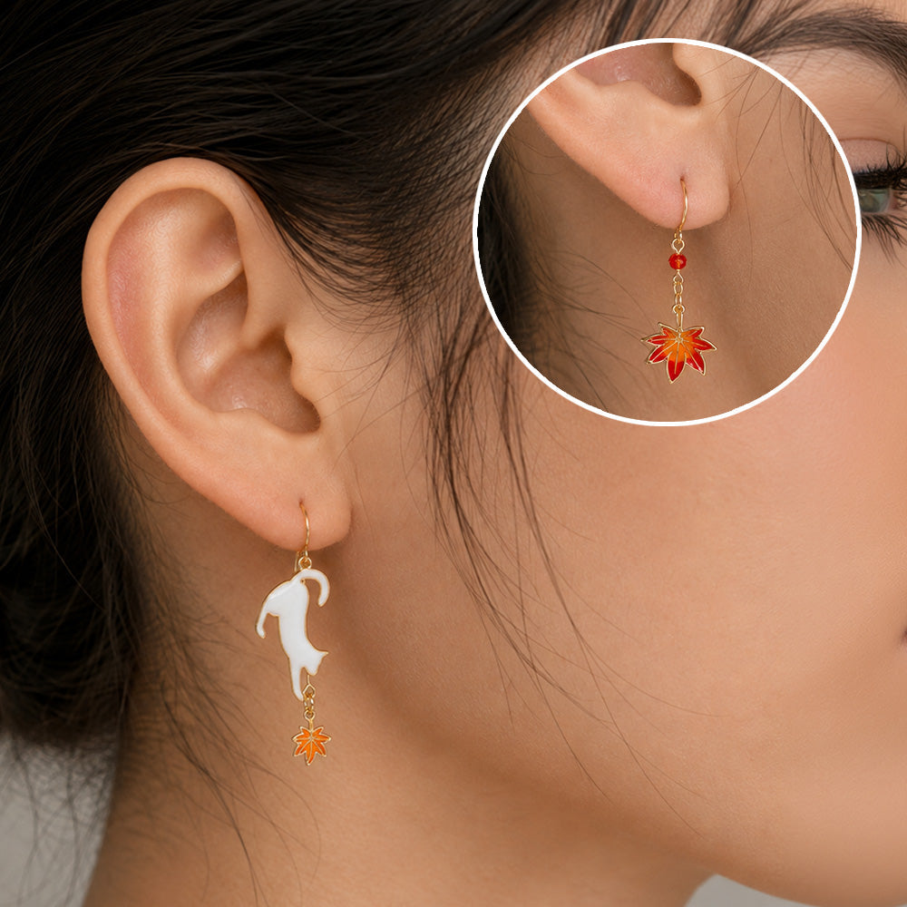 Pendientes japoneses con motivos de gato y momiji