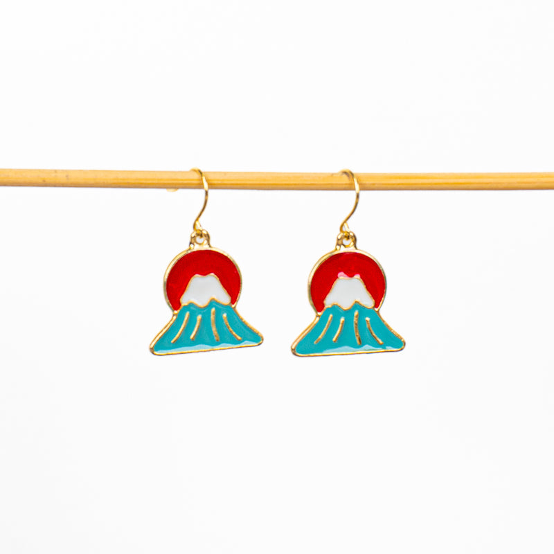 Pendientes japoneses con motivos del sol y el monte Fuji