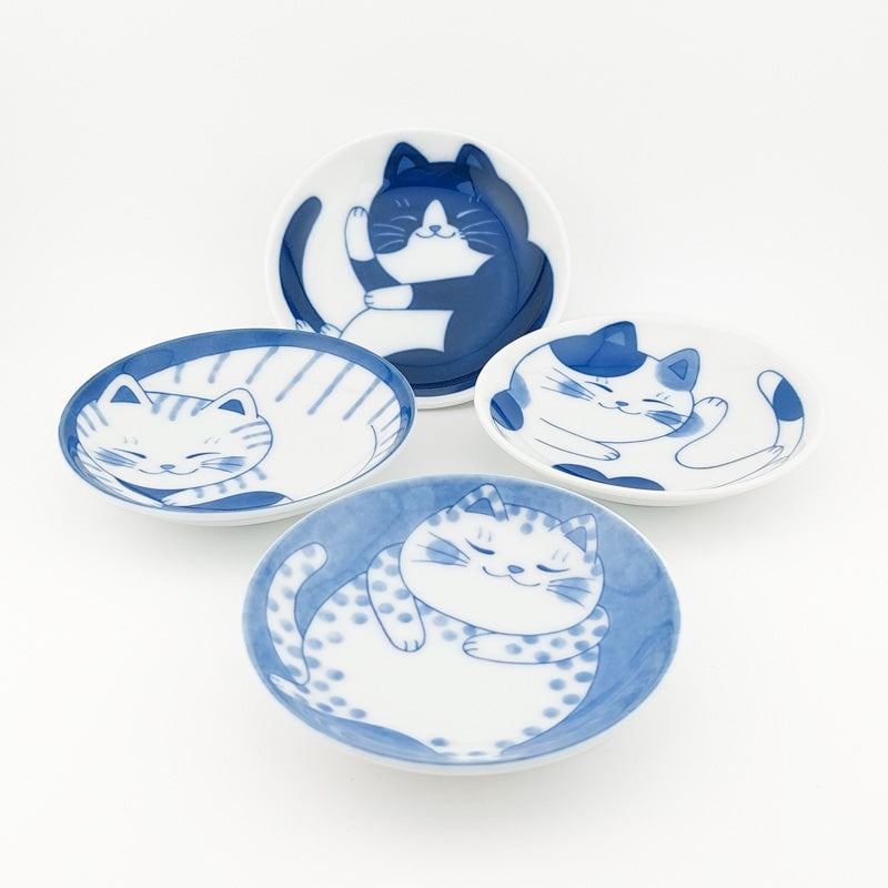Platos Japoneses Pequeños de Gatos